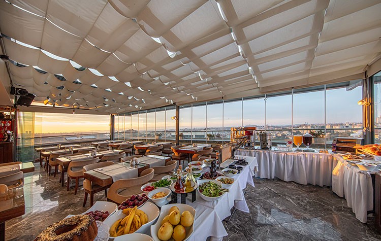 Restaurant / Teras - Pera Center Hotel